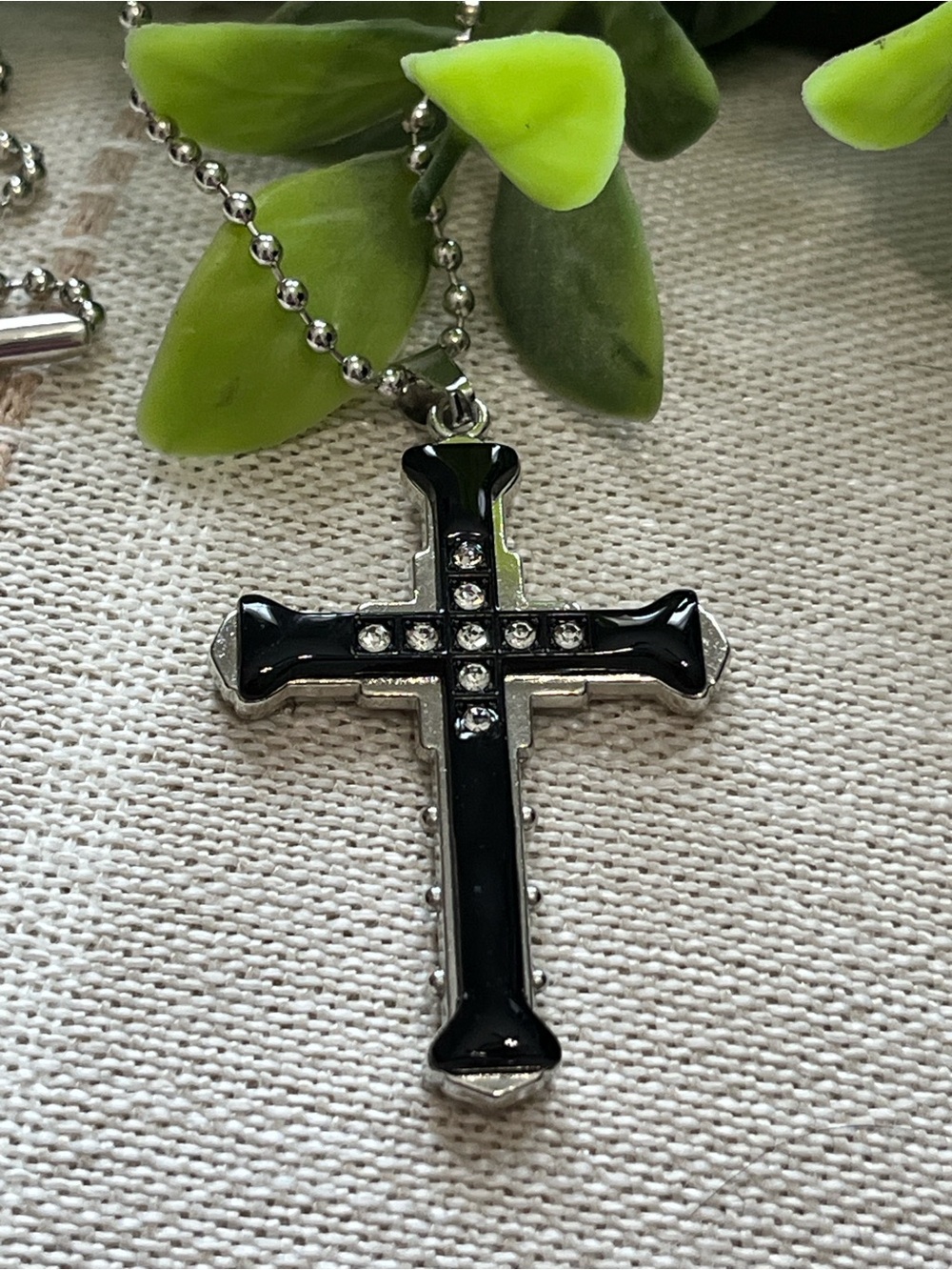 Cross Pendant Necklace ~New~